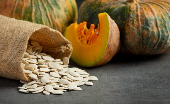 Tekvicové semienka: Malé zrnká s veľkou silou. Podporujú srdce, prostatu aj kvalitný spánok