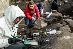 Archeologický výskum na hrade Devín_foto Jana Gombíková, MMB (2)