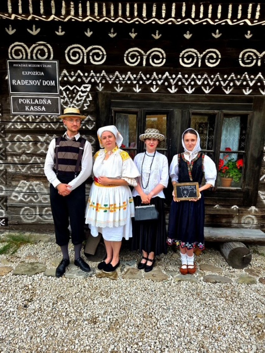 Povedačky na priedomku oživia Radenov dom v Čičmanoch