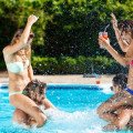 Alkohol a horúčavy – čo treba vedieť a ako sa chrániť?