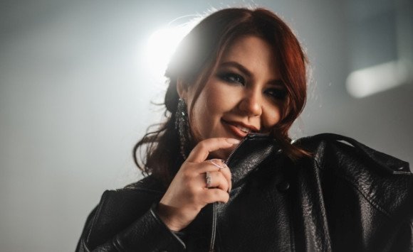 Celeste Buckingham vydáva Watch Me Win