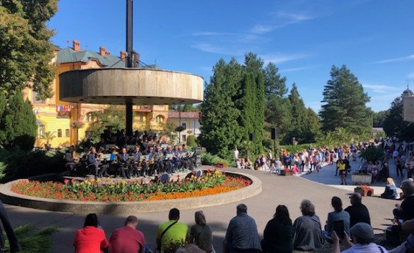 13. ročník Kúpeľnej dychovky a Pivného festivalu láka návštevníkov