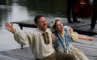 Miro Jaroš a Sima Magušinová spájajú rodiny Svetluškou. Ich duet má strážiť detské sny