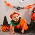 Halloween očami bábätka: Čo môže byť zábava pre rodiča, no nepohodlie pre dieťa?