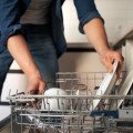 Umývačka riadu pracuje každý deň. Tieto chyby vám môžu zbytočne pridávať prácu