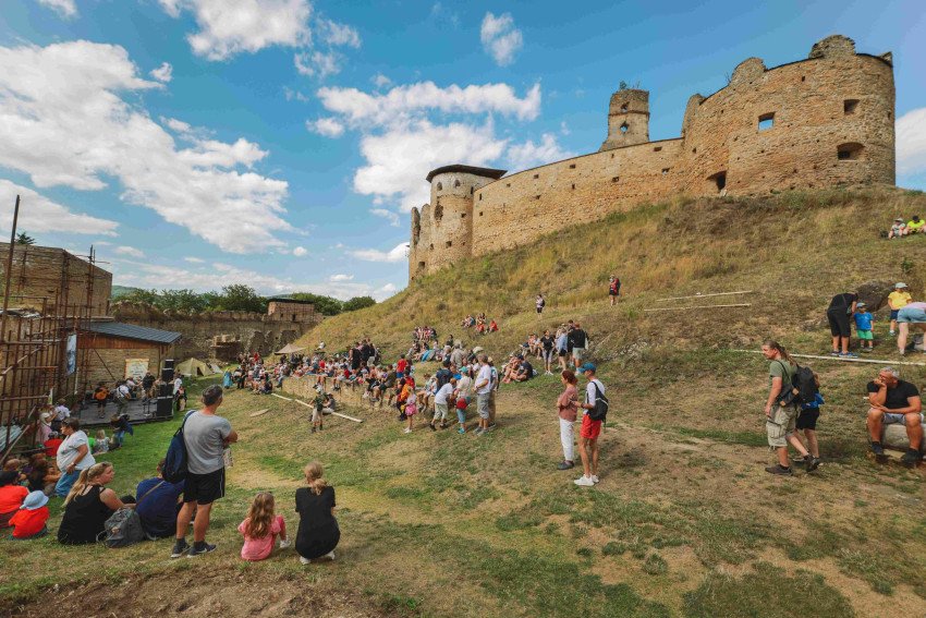 Objavte aj vy čaro Makovice: Hrad Zborov ako turistická destinácia